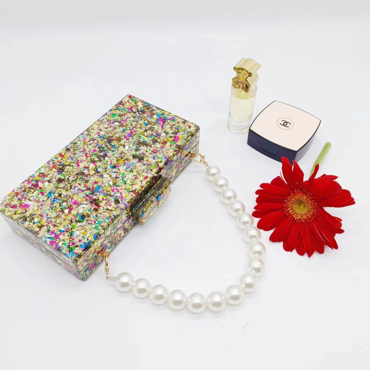 Luxury Acrylic Beaded Clutch B - огляд і ціна Luxury Bags Green