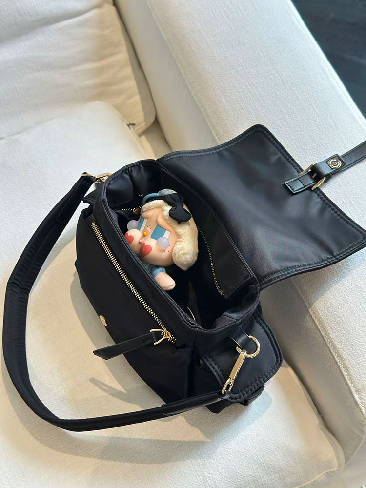 Black Nylon Large Capacity Tot - огляд і ціна Luxury Bags For Young Women