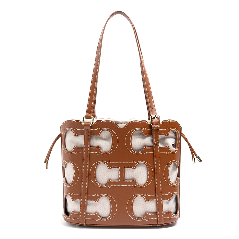 CH Tote Bag Cutout Logo Large  - огляд і ціна Luxury Bags Without Logo