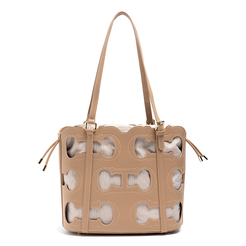CH Tote Bag Cutout Logo Large  - огляд і ціна Luxury Bags Without Logo
