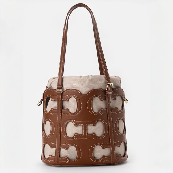Tote Bag Cutout Logo Large Cap - огляд і ціна Luxury Bags Without Logo