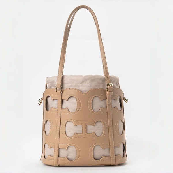 Tote Bag Cutout Logo Large Cap - огляд і ціна Luxury Bags Without Logo